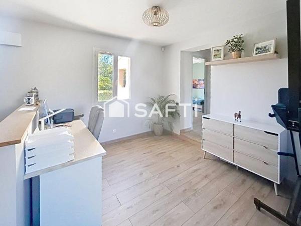 Maison T5 avec piscine et stationnement