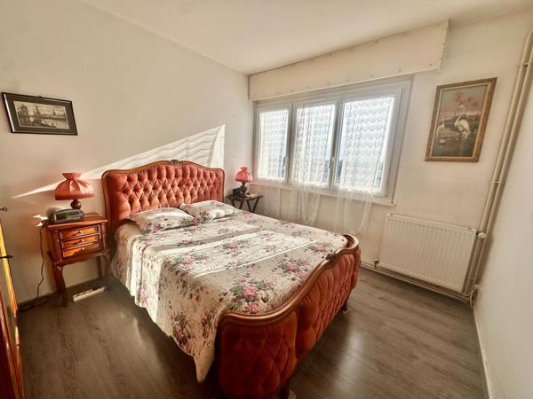 BORDEAUX-CHARTRONS : Appt T4, garage, cellier, balcon