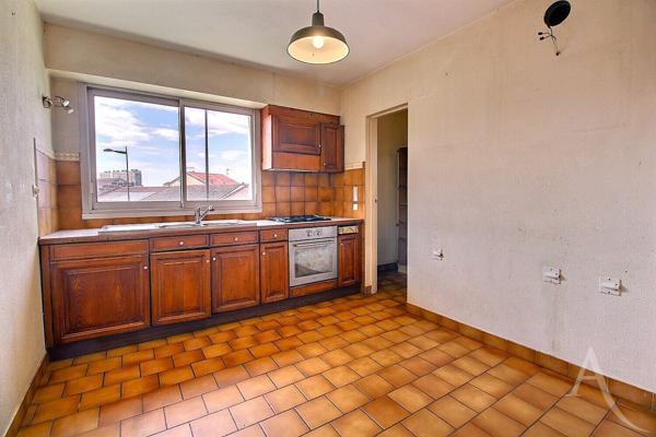 Appartement/Maison Barriere de Begles LA FERRADE 7 pièce(s) 132 m2
