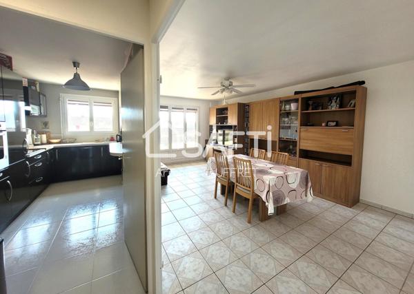 Limite DOMONT, au calme, gare à 850m, état neuf.