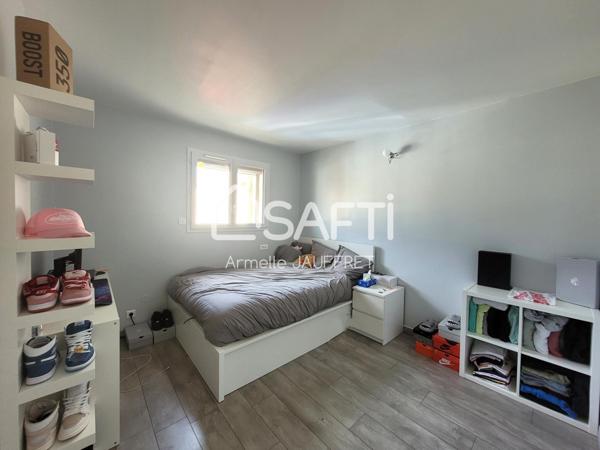 Limite DOMONT, au calme, gare à 850m, état neuf.