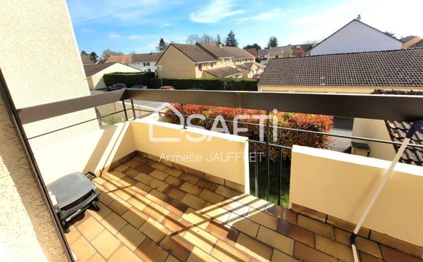 Limite DOMONT, au calme, gare à 850m, état neuf.