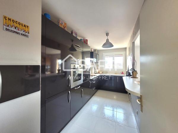 Limite DOMONT, au calme, gare à 850m, état neuf.