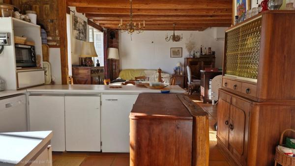 Maison avec dépendances sur terrain de 3,2 ha