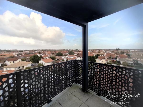 La Teste-de-Buch – Appartement d’exception en plein cœur de ville avec double terrasse de 43 m² - un garage fermé et 2 parkings