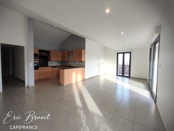 La Teste-de-Buch – Appartement d’exception en plein cœur de ville avec double terrasse de 43 m² - un garage fermé et 2 parkings