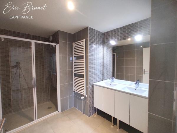 La Teste-de-Buch – Appartement d’exception en plein cœur de ville avec double terrasse de 43 m² - un garage fermé et 2 parkings