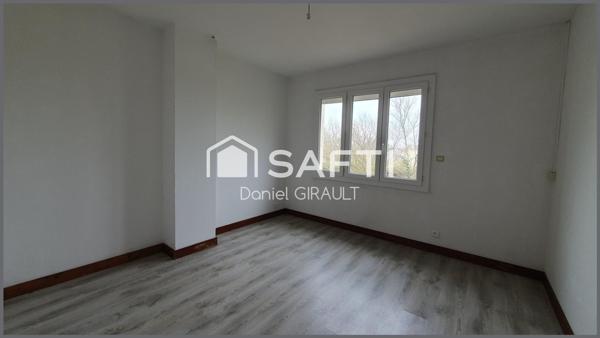 Maison Le Gua 5 pièce(s) 96 m2, 4 chambres, avec garage, dépendances et jardin clos 765 m²