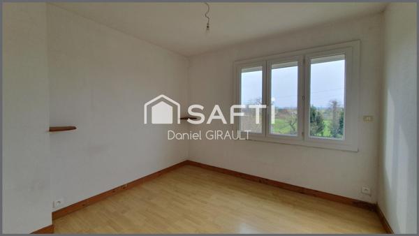 Maison Le Gua 5 pièce(s) 96 m2, 4 chambres, avec garage, dépendances et jardin clos 765 m²