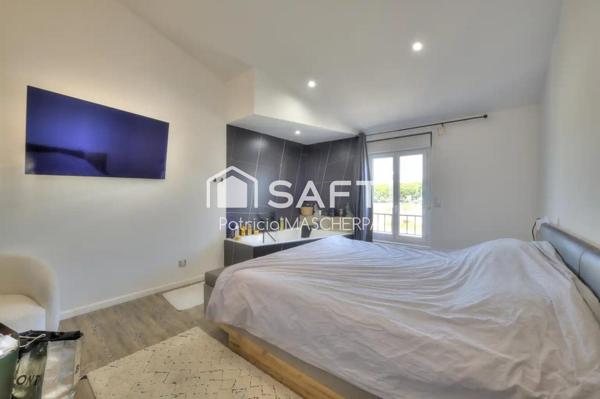 FREJUS JOLIE VILLA 3 CHAMBRES AVEC PISCINE POOL HOUSE ET JARDIN