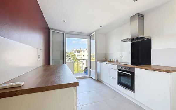 Appartement à louer    3 pièces • 63,40 m2 Bourg-lès-Valence