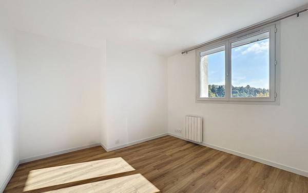 Appartement à louer    3 pièces • 63,40 m2 Bourg-lès-Valence