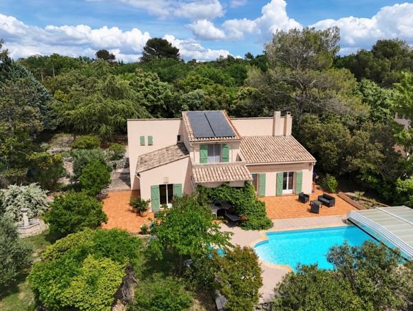 Saint Maximin la Sainte Baume: villa T7 de 155m2 sur terrain 2900m2