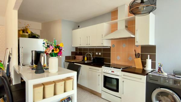 Saint-Dié-des-Vosges - Appartement T3 de 92,8 m² vendu loué, avec terrasse, parking et cave