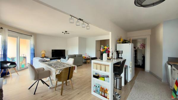 Saint-Dié-des-Vosges - Appartement T3 de 92,8 m² vendu loué, avec terrasse, parking et cave
