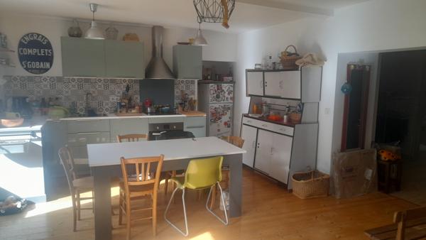 Châtillon-en-Diois (26410) 26410Châtillon-en-Diois/ Bel appartement lumineux entièrement rénové avec studio indépendant et grenier/ DPE C