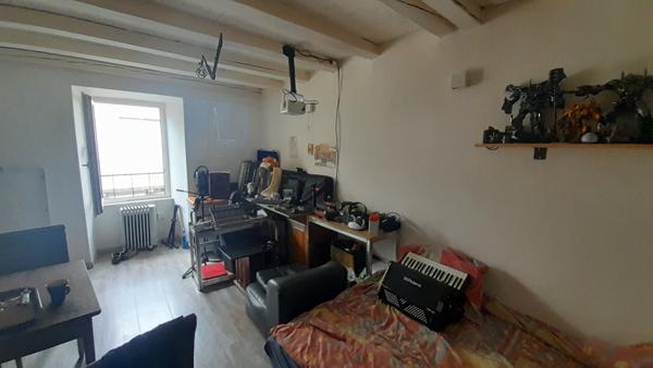 Châtillon-en-Diois (26410) 26410Châtillon-en-Diois/ Bel appartement lumineux entièrement rénové avec studio indépendant et grenier/ DPE C