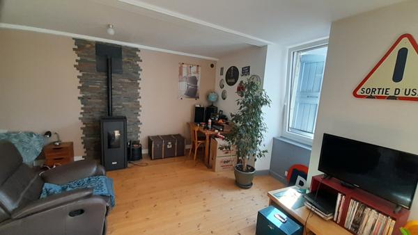 Châtillon-en-Diois (26410) 26410Châtillon-en-Diois/ Bel appartement lumineux entièrement rénové avec studio indépendant et grenier/ DPE C