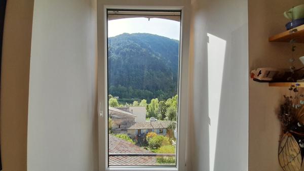 Châtillon-en-Diois (26410) 26410Châtillon-en-Diois/ Bel appartement lumineux entièrement rénové avec studio indépendant et grenier/ DPE C