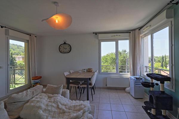 Appartement T2 Bourgoin Jallieu, 48 m² + garage et parking