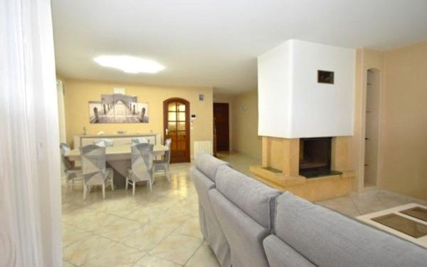 Maison à vendre    5 pièces •  Fargues