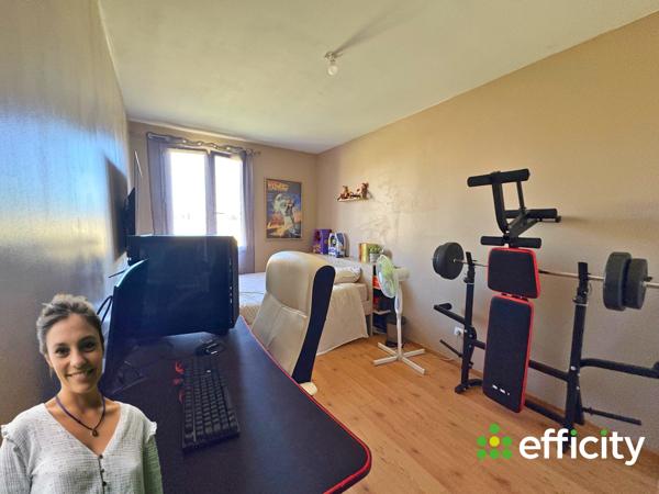 Maison
         5 pièces
        - 124 m² Exclusivité 255 000 € *