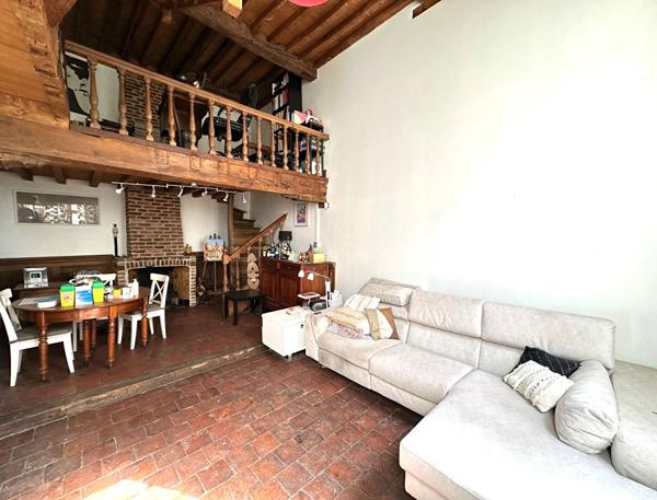 Vieux Lille, Maison de 152 m² avec cour de 20 m², 3 à 4 chambres + grenier aménageable , cave Lille Vieux Lille, Maison de 152 m² avec cour de 20 m², 3 à 4 chambres + grenier aménageable , cave Lille