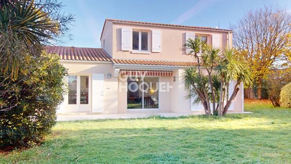 Belle Maison Familiale à vendre à La Rémigeasse- 4 chambres et à 500m de la Plage !