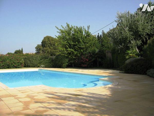 Appartement à Vendre à Mouriès (13890) en Bouches-du-Rhône (13)

Présentation de l'appartemen...