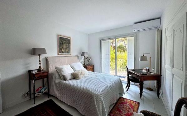 Maison à vendre    5 pièces •  Nîmes