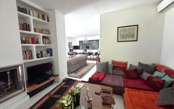 Maison à vendre    5 pièces •  Nîmes