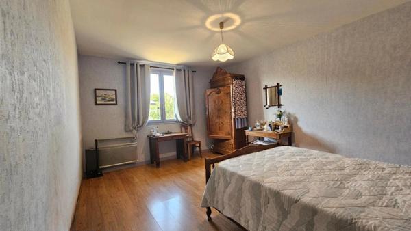 🏡 Grande maison familiale avec terrain – Proximité immédiate du centre-ville du Lude (72)