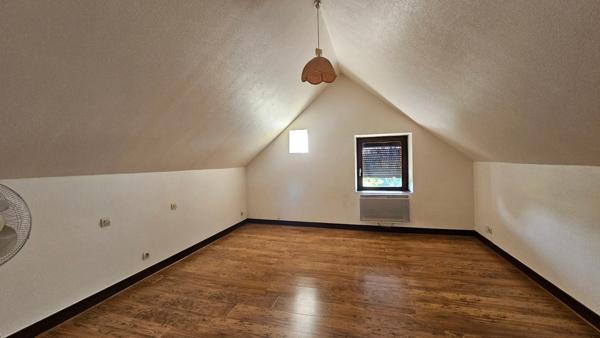 🏡 Grande maison familiale avec terrain – Proximité immédiate du centre-ville du Lude (72)