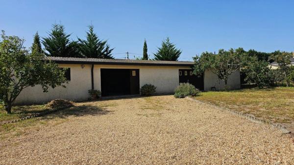 🏡 Grande maison familiale avec terrain – Proximité immédiate du centre-ville du Lude (72)