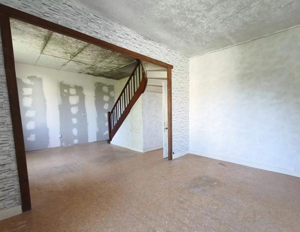MAISON A FINIR DE RENOVER - BEAUMONT SAINT CYR