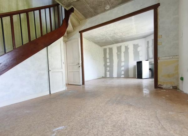 MAISON A FINIR DE RENOVER - BEAUMONT SAINT CYR