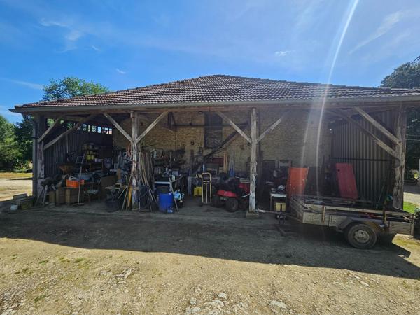 MAISON DE CAMPAGNE AVEC 7 HECTARES