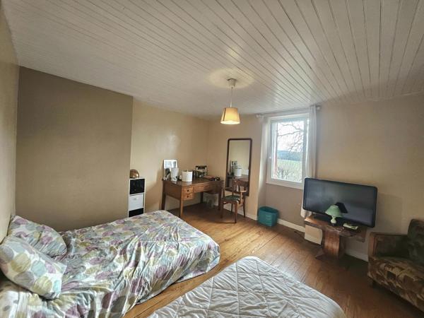 MAISON DE CAMPAGNE AVEC 7 HECTARES