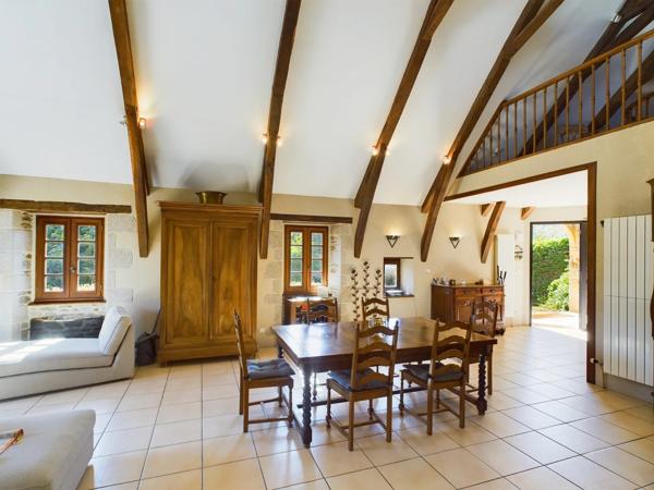 Belle conversion pour cette grange située dans une vallée pittoresque avec maison d'amis