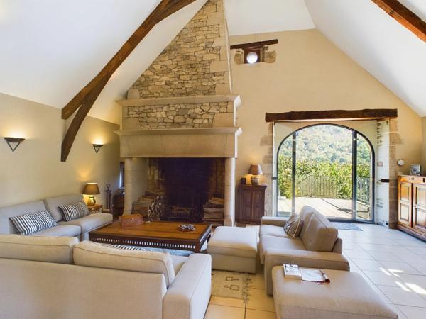 Belle conversion pour cette grange située dans une vallée pittoresque avec maison d'amis