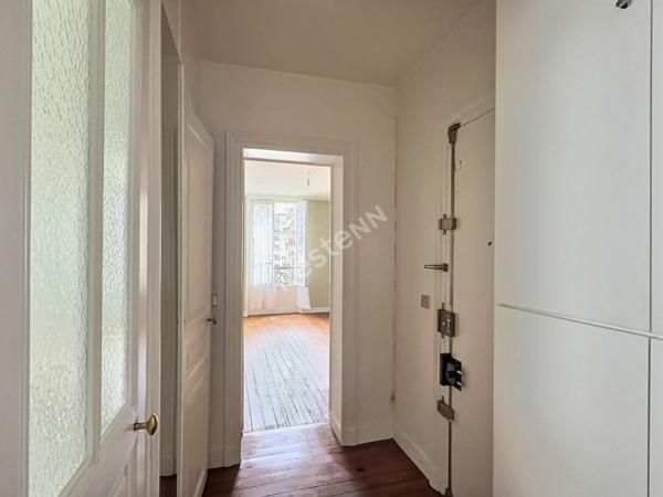 Appartement lumineux de 3 pièces à vendre - Dernier étage à Paris 12ème