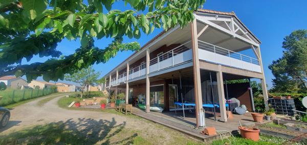Grande maison en bois