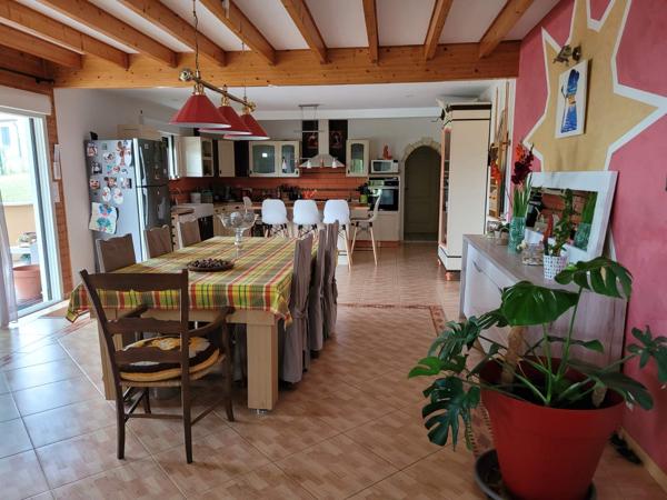 Grande maison en bois