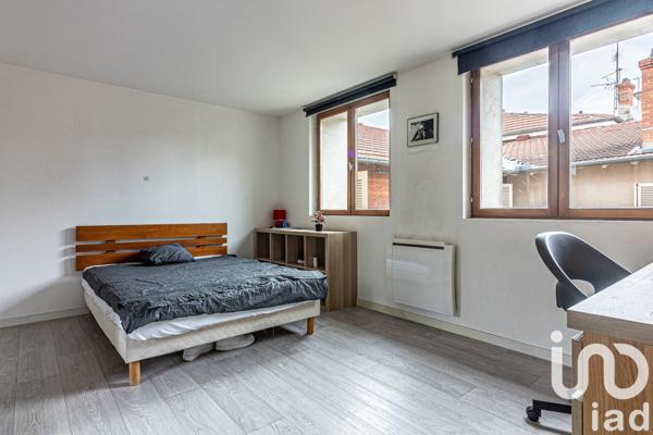 Maison de ville 6 pièces de 111 m² à Oullins (69600)