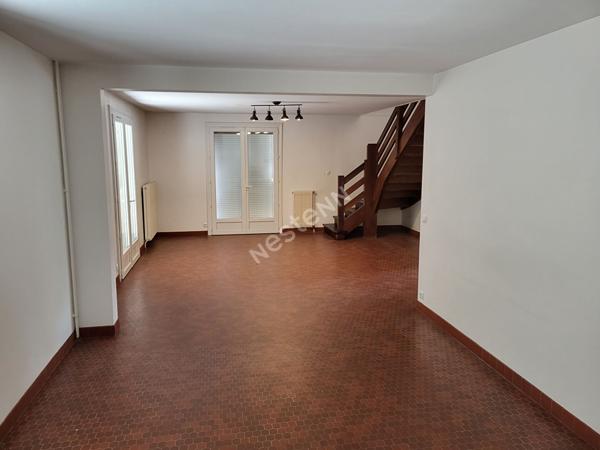 Maison  6 pièce(s) 131.90 m2
