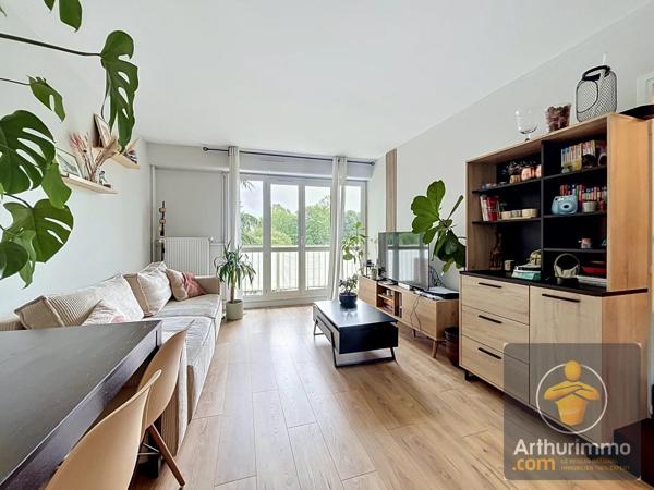 Vente                                                      Appartement
                        
                     3 pièces                      62 m2                     à Yerres