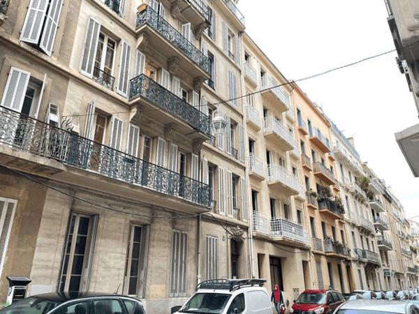 Location Local commercial 97.2 m² - 6 RUE GIMELLI Toulon 83000