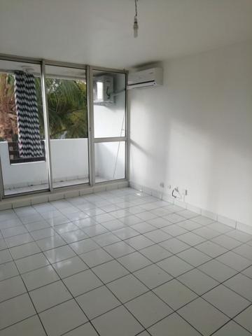 Location Appartement25 m² - 1 Pièce - SAINT PAUL (97434)