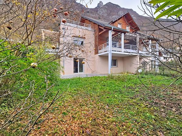 Appartement 4 pièces 77.38 m2 à Bourdeau Terrasse Jardin Garage à 5 minutes du lac du Bourget