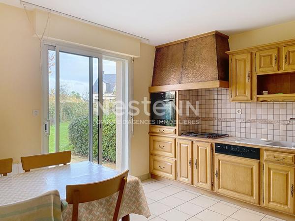 Maison familiale avec 1850m² de terrain à vendre à proximité du centre de Noyal-Muzillac